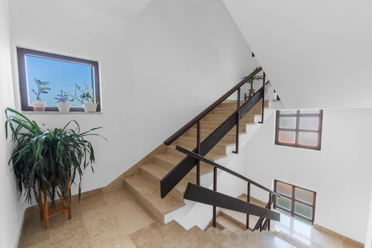 Apartments Villa Falcon Funtana Exterior foto