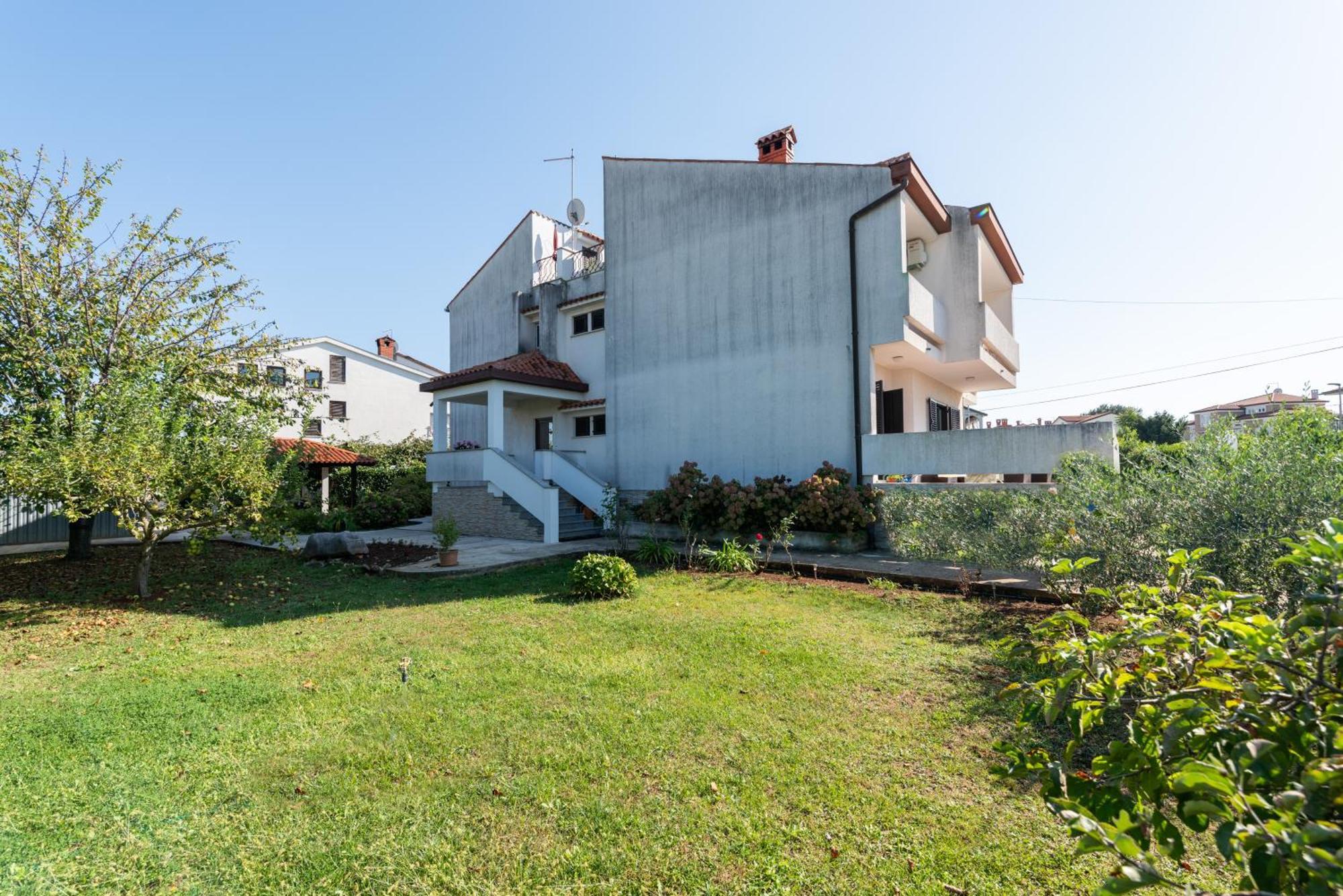 Apartments Villa Falcon Funtana Exterior foto